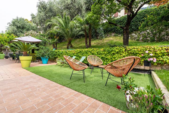 Ferienwohnung für 6 Personen, mit Garten und Balkon sowie Seeblick, mit Haustier in Brenzone