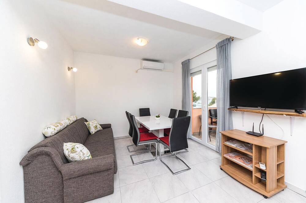 Geheel appartement, Prachtig appartement in Sevid met Wifi in Sevid, Split-Dalmatië