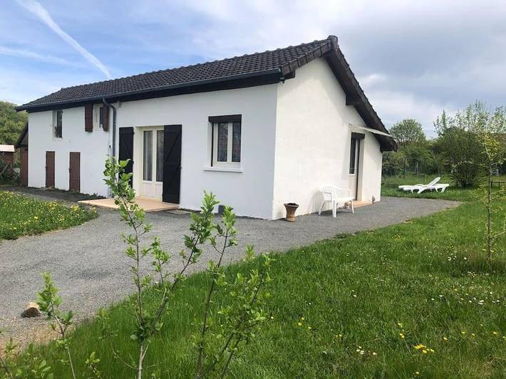 Location de vacances pour 5 personnes, avec jardin à Saint-Pierre-de-Frugie