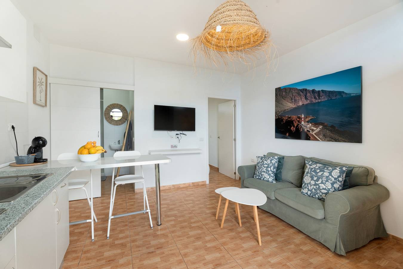 Apartamento entero, Vacaciones 'Beautiful Sea View and Pool Finca 1' con piscina compartida, terraza privada y Wi-Fi in Adeje, Tenerife Sur
