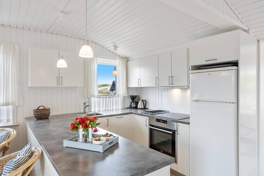 Hyggeligt træsommerhus kun 200 m. fra stranden in Søndervig, Holmsland Klit