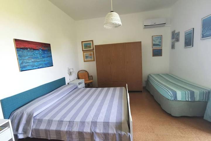 Location de vacances pour 5 personnes, avec balcon et jardin, animaux acceptés à Baia Verde - 3