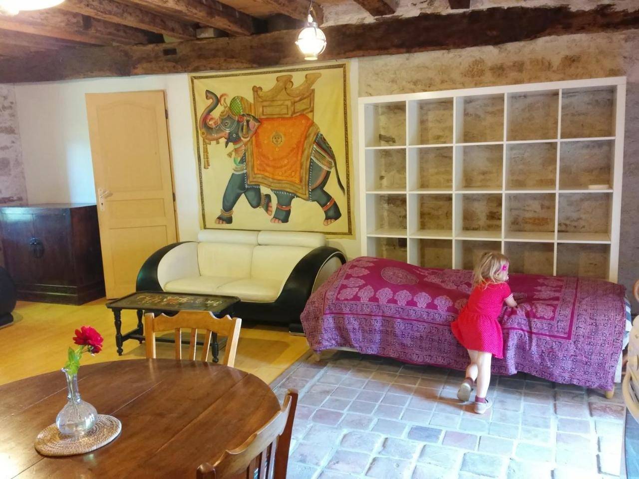 Appartement entier, Studio dans un cadre champetre in Saint-Parize-le-Châtel, Nièvre
