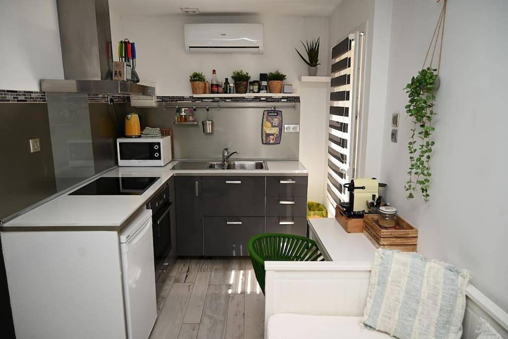 Appartement entier, Studio Cosy " La Tarente Dorée " in Fréjus, Côte méditerranéenne (France)