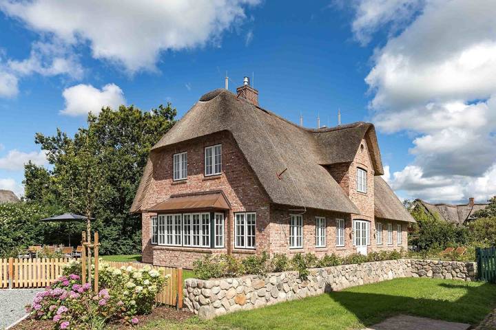 Ferienhaus für 8 Personen, mit Garten und Sauna sowie Terrasse in Oldsum