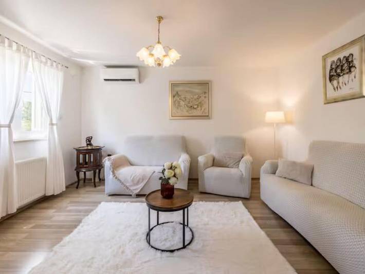 Villa Pax - Four Bedroom Villa with Outdoor Pool in Makarska Riviera