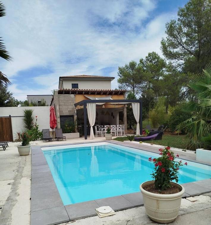 Location de vacances pour 4 personnes, avec piscine ainsi que jacuzzi et jardin à Massillargues-Attuech - 3