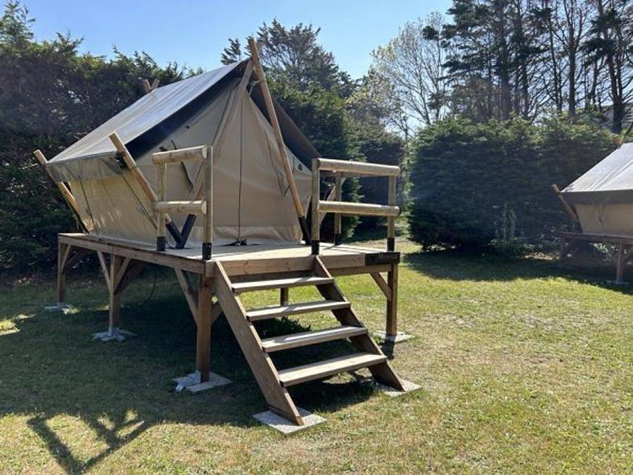 Vvf Camping Les Dunes Créances - Tente 2 personnes - Tente Moorea - Accueil lit bébé impossible in Créances-Plage, Créances