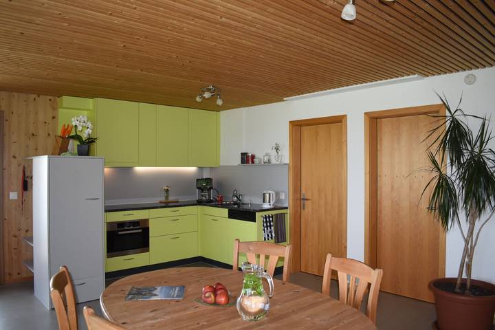 Ferienwohnung für 4 Personen, mit Seeblick und Garten am Vierwaldstättersee