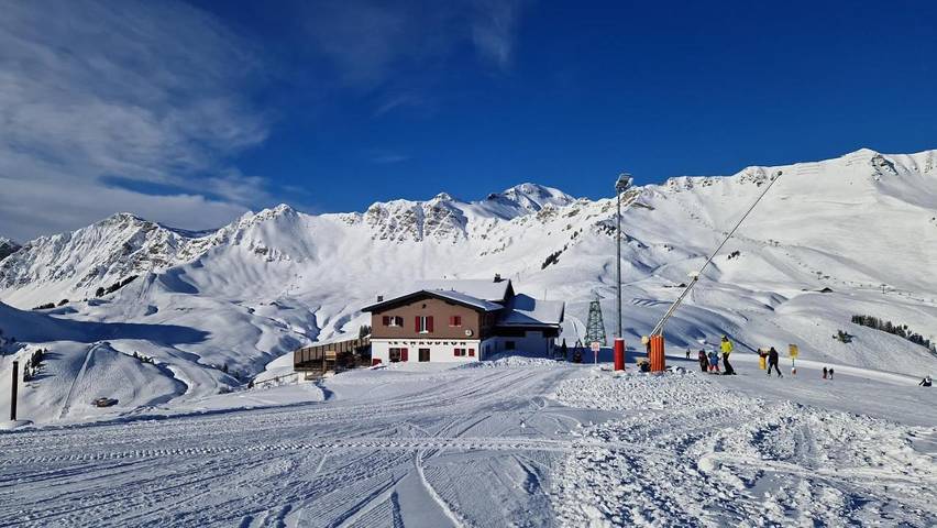 Hôtel pour 13 personnes, avec Terrasse et Vue à Champéry