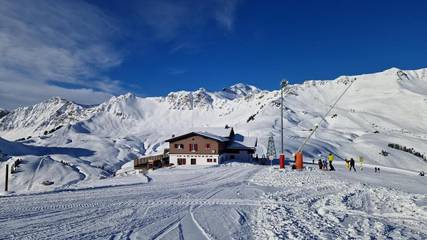 Hôtel pour 13 personnes, avec vue et terrasse, animaux acceptés à Champéry