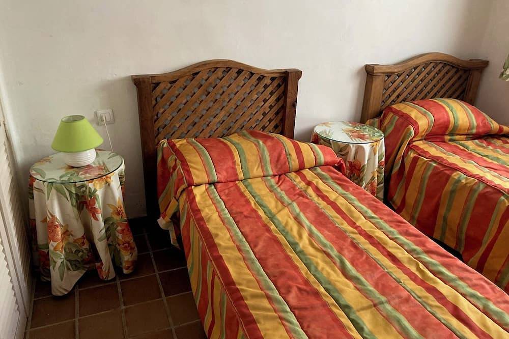 Lovely Family Villa with views out to the sea. in La Manga Club, Cartagena