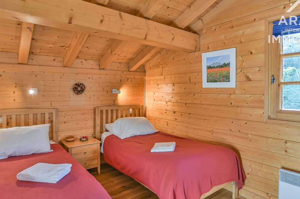 Charming Chalet for 11, Close to Slopes & Amenities in Le Grand-Bornand, Annecy region