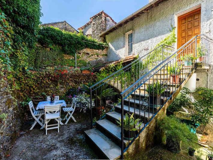 Ferienwohnung für 10 Personen, mit Garten und Terrasse in Prelà