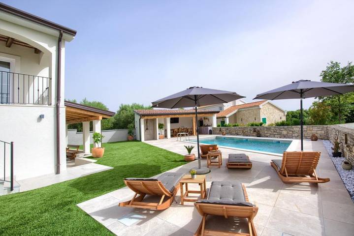 Villa pour 10 personnes, avec piscine et jardin, animaux acceptés à Barat - 4