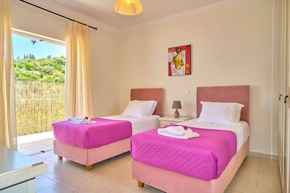 Villa Spiros with private heated pool Imerolia Kassiopi in Kassiopi, Corfu