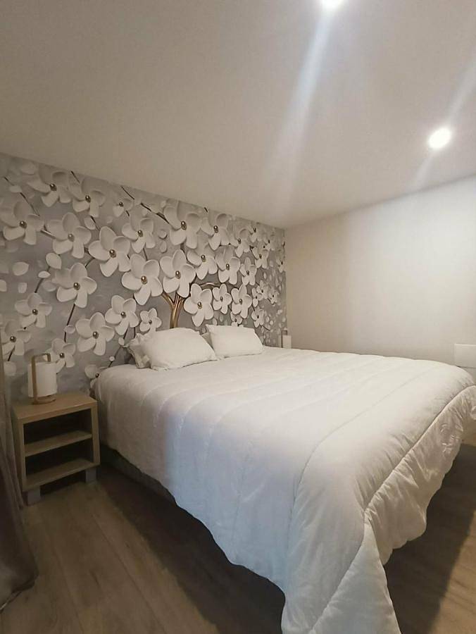 Appartement entier, Cozy space with private jacuzzi & pool, Annecy in Étercy, Région d'Annecy