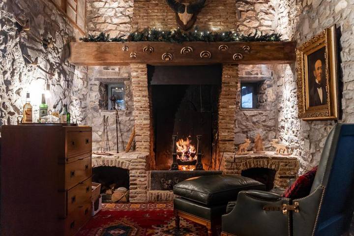 Cottage pour 4 personnes, avec piscine et sauna ainsi que jardin et jacuzzi dans Celles (Houyet)