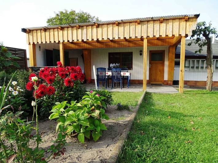 Ferienwohnung für 2 Personen, mit Terrasse und Garten in Garz