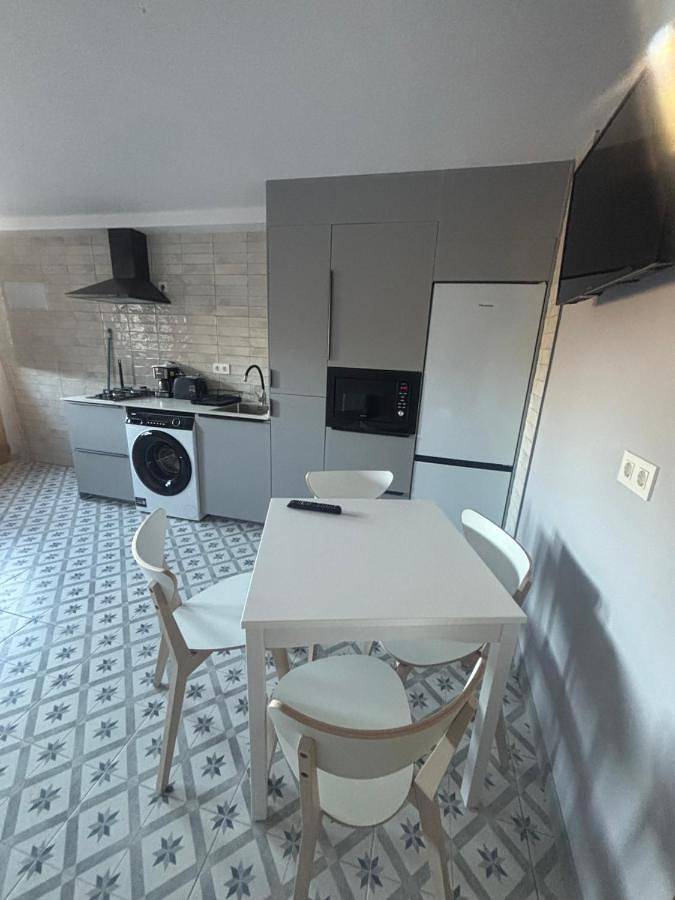 Gîte pour 5 personnes, avec terrasse dans Cardes - 2