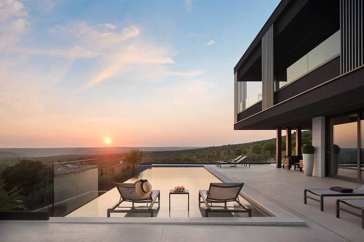 Ferienhaus für 8 Personen, mit Whirlpool und Terrasse sowie Garten und Sauna