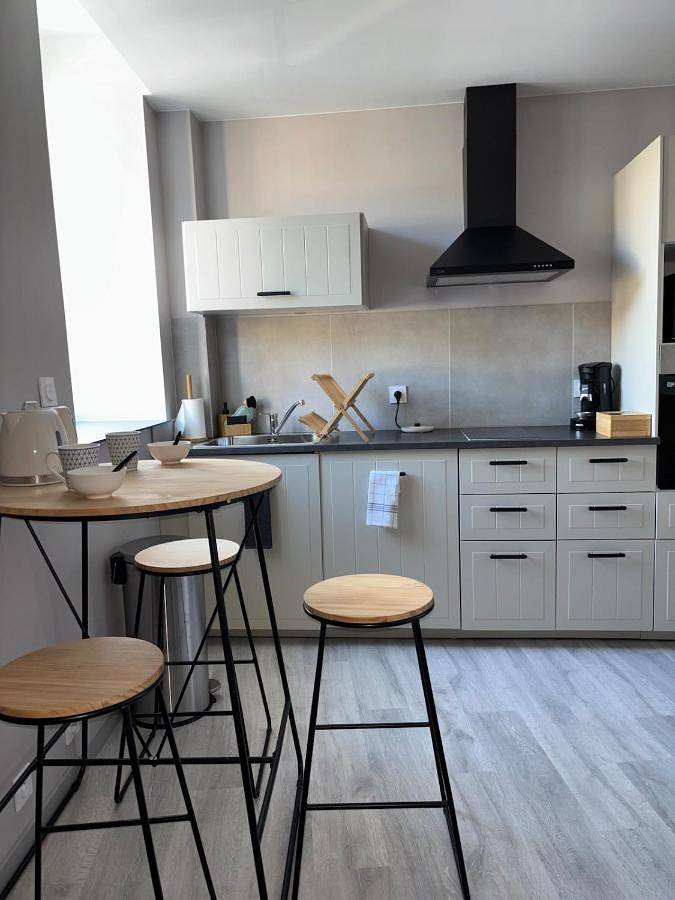 Appartement entier, Appartement avec chambre in Volvic, Parc naturel régional des Volcans d'Auvergne