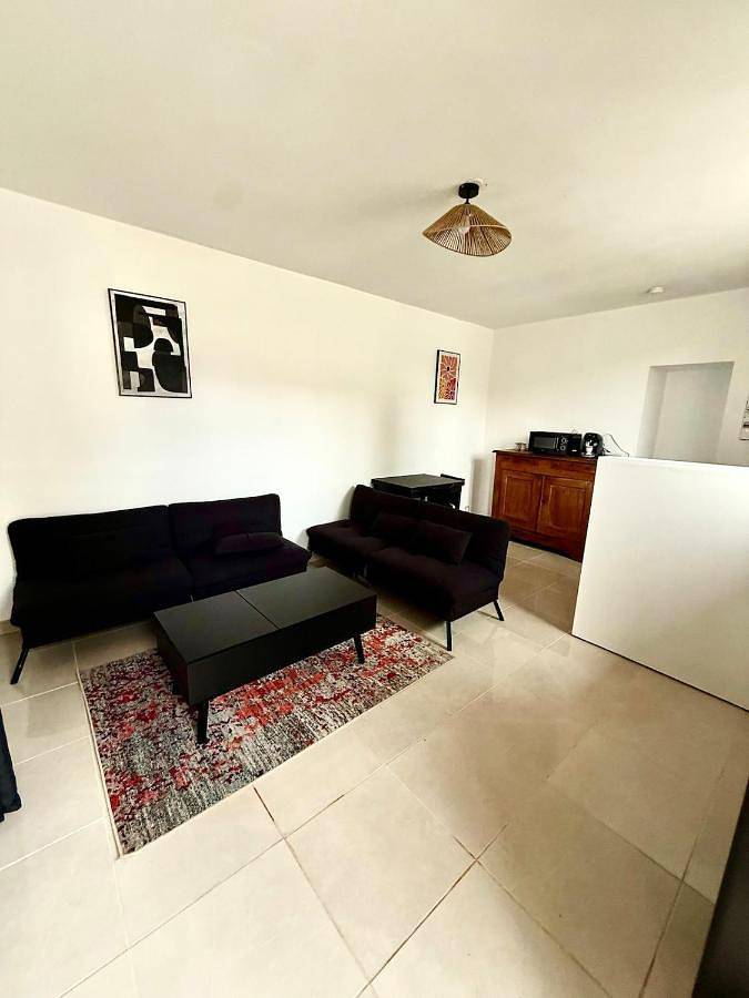 Gîte pour 3 personnes, avec Terrasse et Jardin à Lamagistère