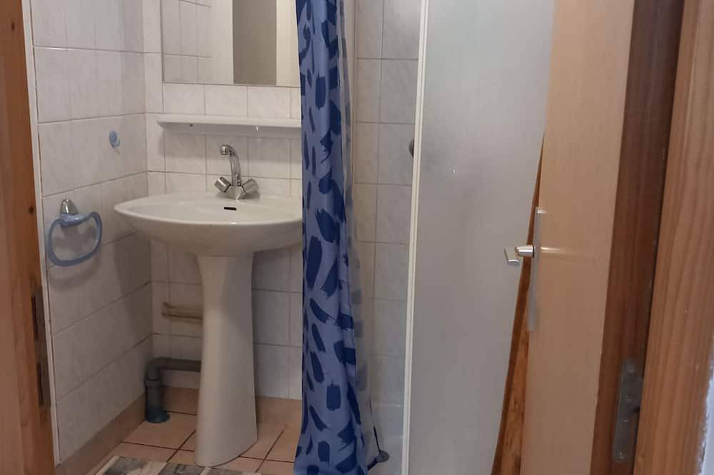 Appartement entier, Briancon  location appartement dans maison avec  terrasse et jardin au calme in Briançon, Serre Chevalier