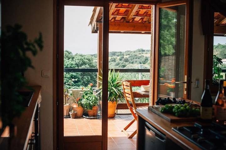 Location de vacances pour 7 personnes, avec terrasse et jardin à Cabrerolles - 4