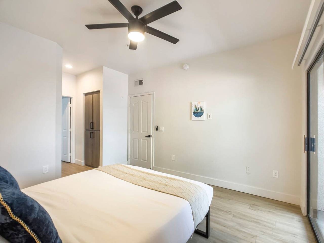 Entire apartment, Cozysuites 2Br 2Ba at Kierland Commons in Phoenix, Maricopa County