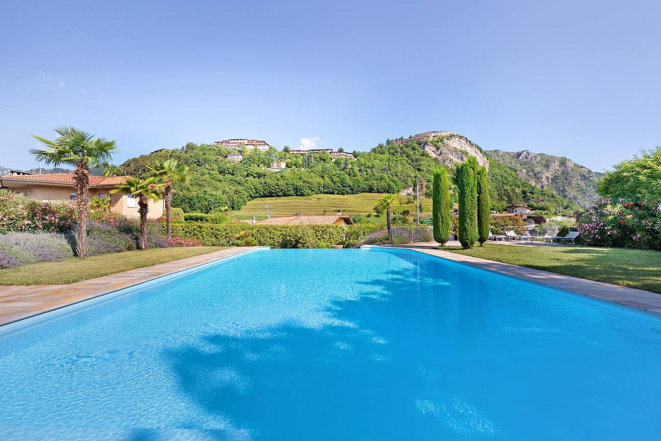 Ganze Wohnung, Ferienwohnung "Jose" mit Gemeinschaftspool, Terrasse und Wlan in Voltino, Tremosine