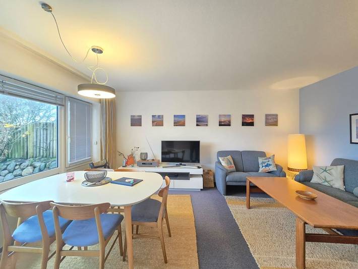 Ganze Wohnung, Ferienhaus am Dorfteich 16a – Strandnahe Ferienwohnung in Wenningstedt auf Sylt mit Terrasse, Dünenblick & Garten in Wenningstedt, Sylt