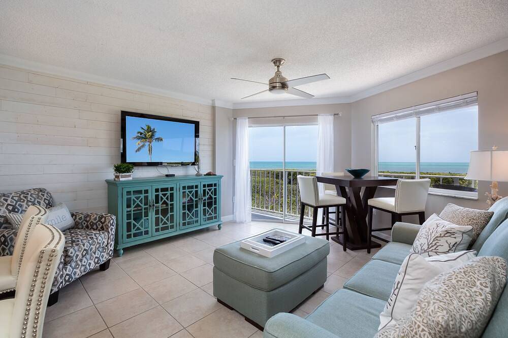 Entire apartment, Luxurious Suite+Open Ocean Views+Pool & Cabana Bar in Tavernier, Monroe County