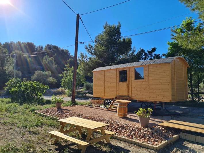Gîte pour 4 personnes, avec jardin dans Gare De La Couronne Carro
