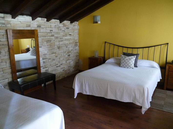 Hotel para 3 personas, con Terraza y Jardín en Las Encartaciones - 2