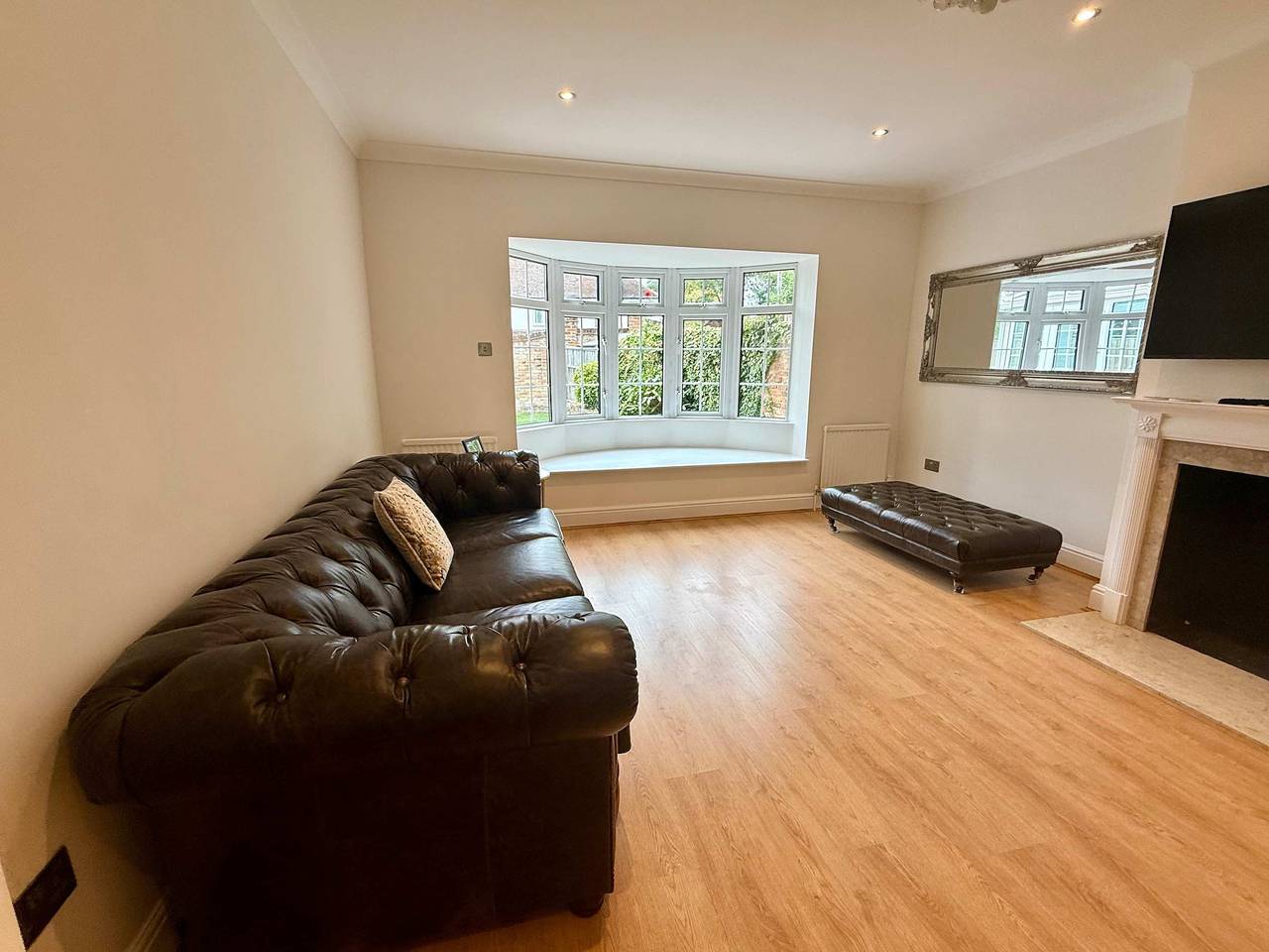 Modern 3‑Bed Nr Burnham & Farnham Common in Farnham Royal, Chiltern Hills