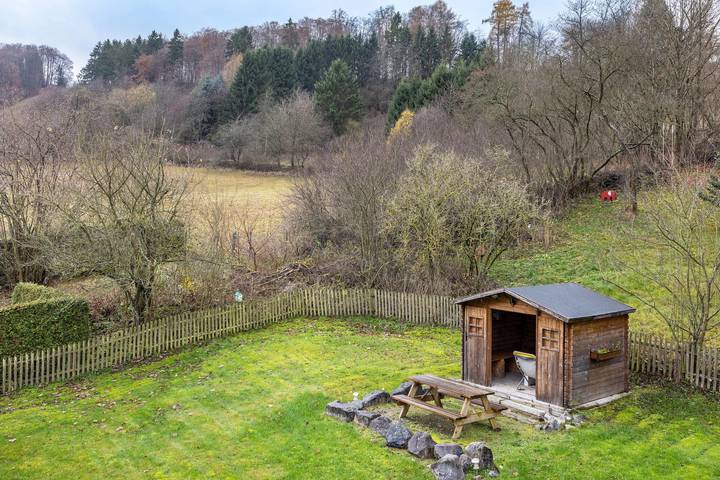 Ganze Wohnung, Apartment 'Sonnentraum' mit Bergblick, Gemeinschaftsterrasse und WLAN in Schwalefeld, Willingen