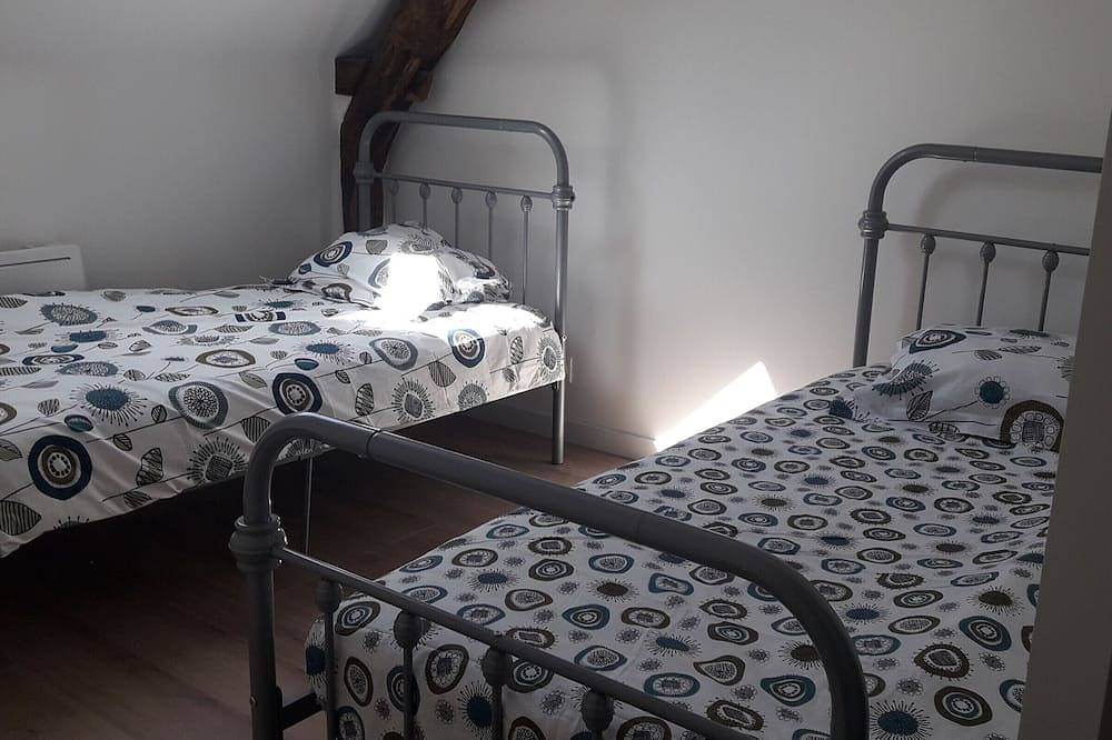 Casa espaciosa con jardín y terraza cerca de Le Mans in Écommoy, Sarthe