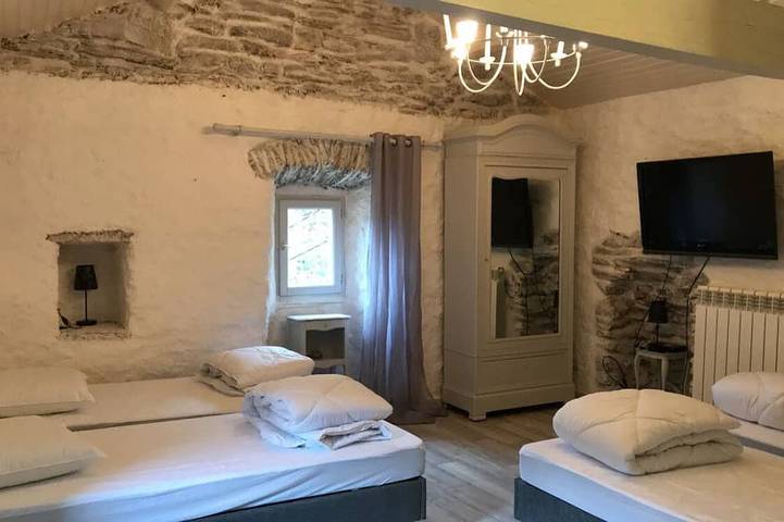 Location de vacances pour 12 personnes, avec terrasse et jardin à Le Martinet - 4