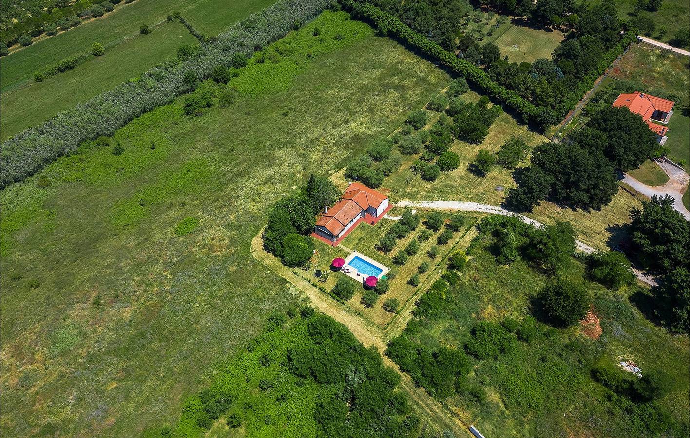 Moderne 2-Zimmer-Wohnung mit Pool, Parkplatz und 2 km Entfernung zum Strand in Novigrad, Umag und Umgebung