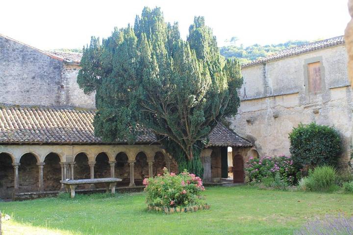 Gîte pour 5 personnes, avec jardin dans Abbaye De Villelongue