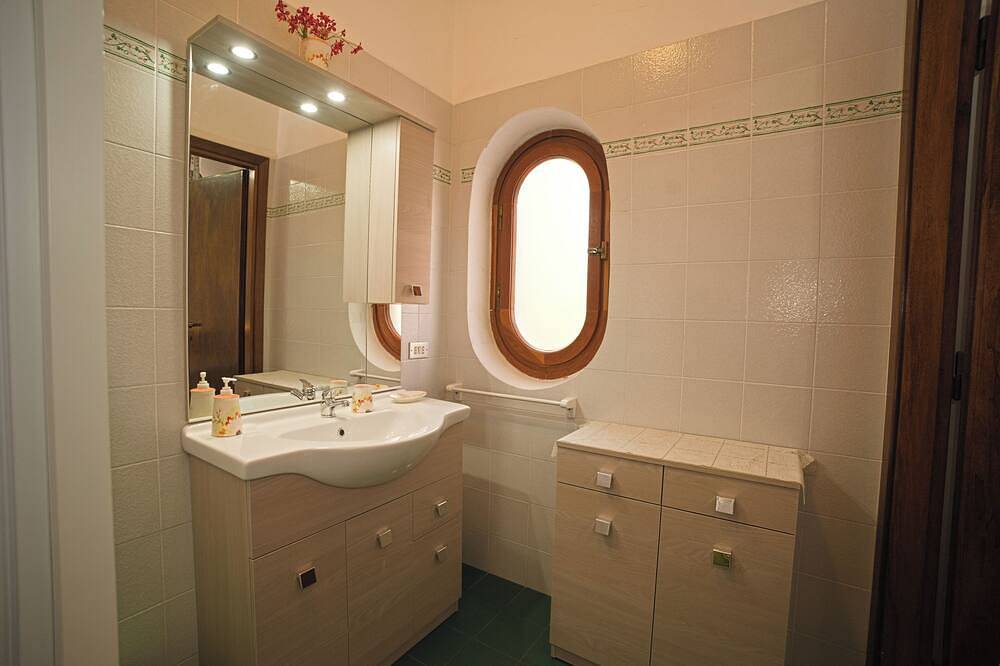 Ganze Wohnung, Apartment Margherita-5 in einer Strandresidenz, Giglio Campese in Isola del Giglio