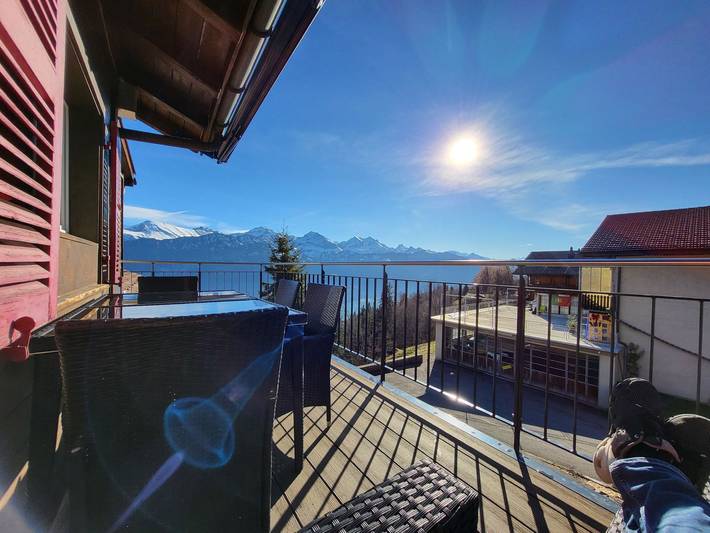 Ferienwohnung für 6 Personen, mit Balkon und Seeblick in Beatenberg
