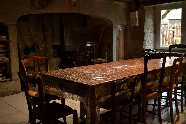 Gîte pour 12 personnes, avec terrasse et jardin dans Peyre-en-Aubrac - 4