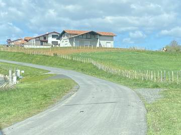 Gîte pour 8 personnes, avec jardin et terrasse à Souraïde