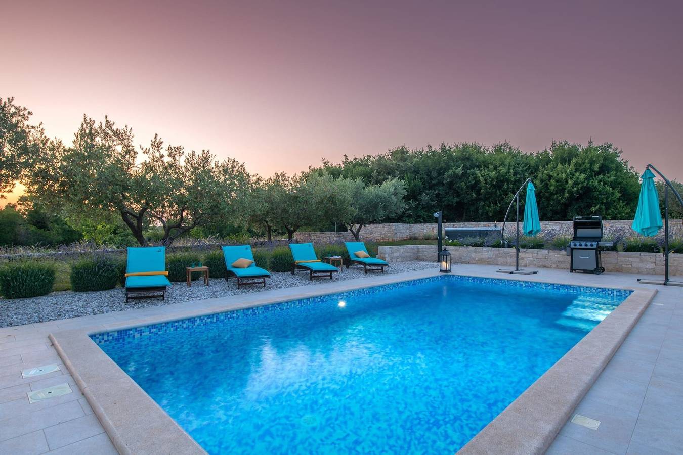 Villa Silentio with Jacuzzi and Pool (4+2) in Peruski, Südküste Istrien