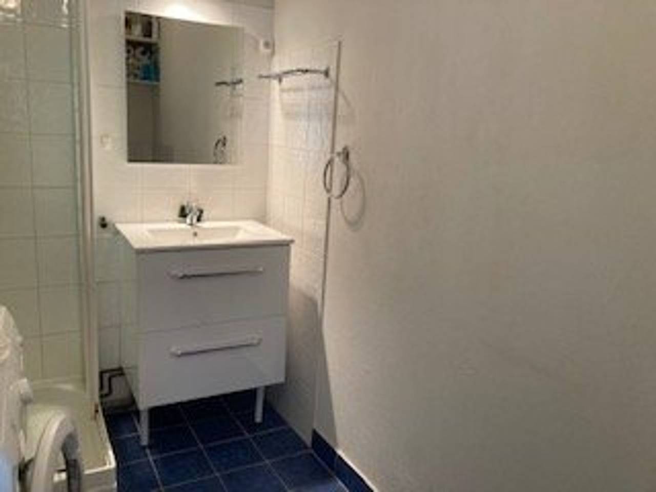 Entire apartment, Comfortable F2 Apartment with Parking and Pets Allowed in Saint-Marsal, Céret region