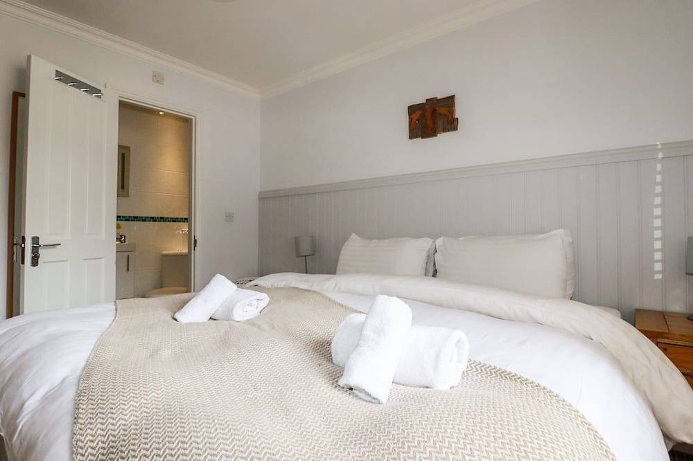 The Dunes, pet friendly, with a garden in Crantock in Crantock, Cornwall