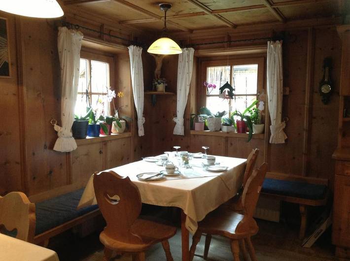 Ferienwohnung für 3 Personen, mit Balkon und Terrasse sowie Garten in Gries