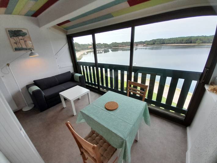 Ferienwohnung für 2 Personen, mit Balkon und Terrasse sowie Seeblick